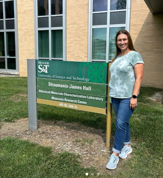 Suzana Filipovic in front of the lab